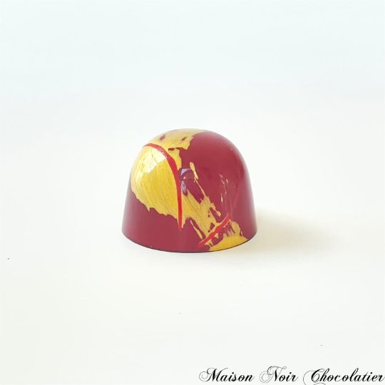 Seasonal availability only! Winter Collection 64% Dark chocolate Bonbons.